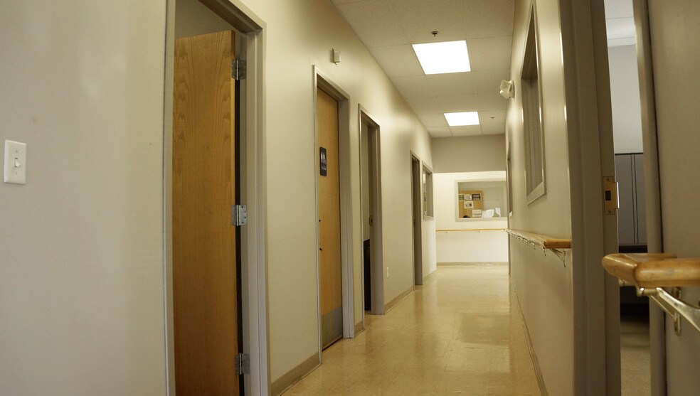 More Photos Of 1 Commercial St, Branford Warehouse For Lease