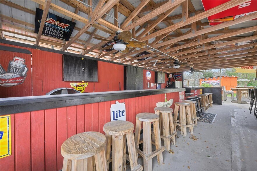 More Photos Of 337 S US Highway 17, East Palatka General Retail For Sale