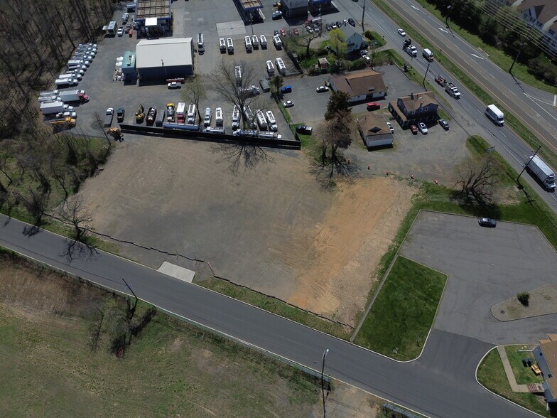 More Photos Of 8 Quarry Ln, North Brunswick Land For Lease