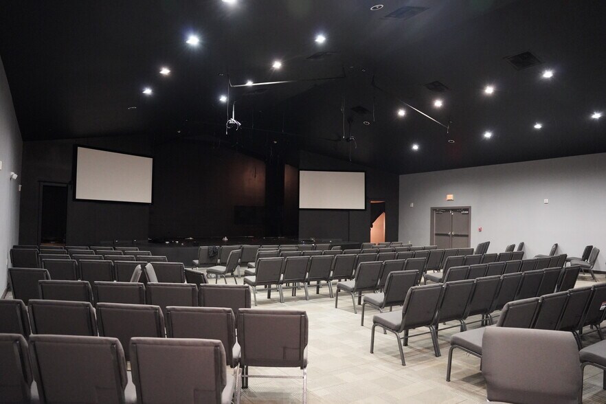 More Photos Of 7595 Martinsburg Pike, Shepherdstown Office For Sale