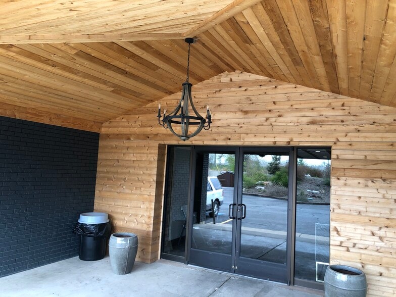 More Photos Of 640 N Main St, North Salt Lake Office For Sale