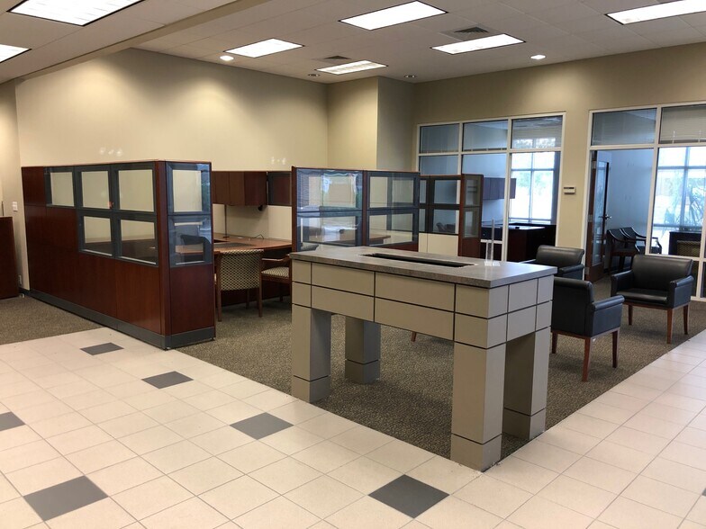More Photos Of 810 W Esplanade Ave, Kenner Freestanding For Lease