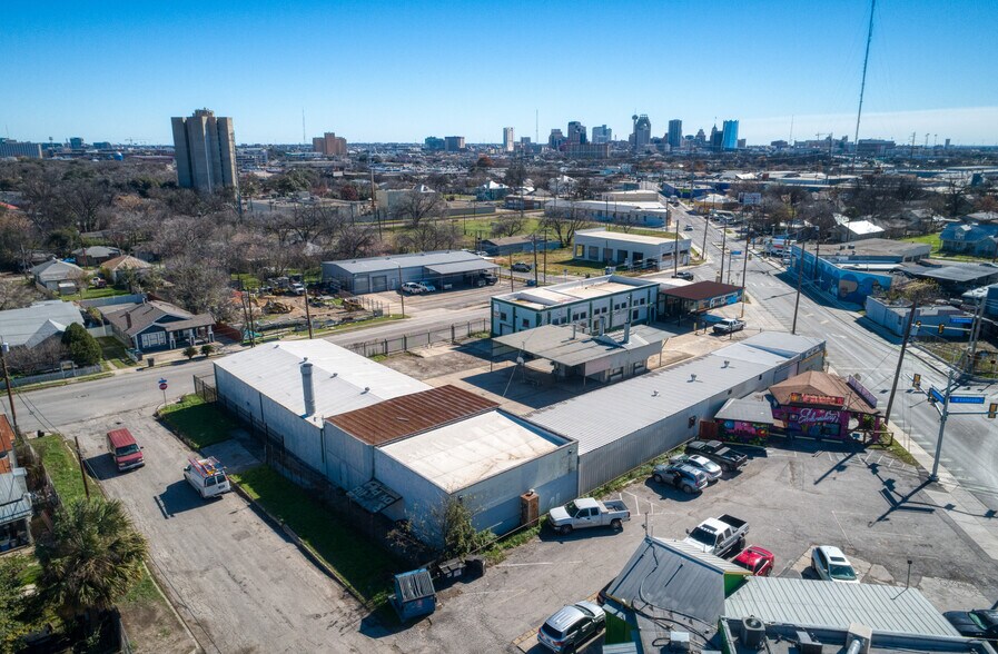 More Photos Of 103 Blanco Rd, San Antonio Auto Repair For Lease