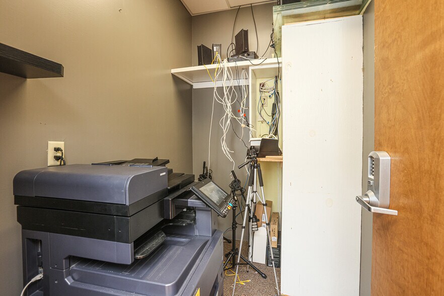 More Photos Of 8311 Two Notch Rd, Columbia Office For Sale