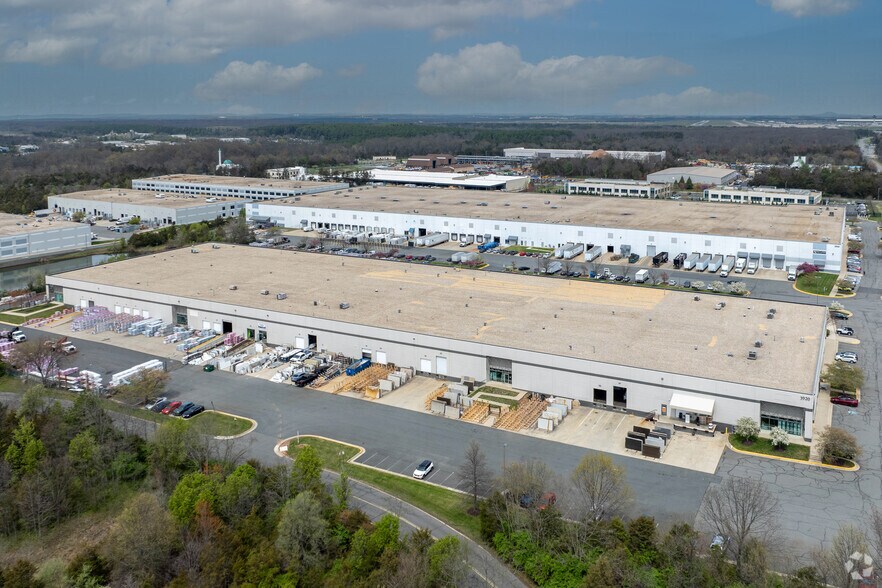 More Photos Of 3931 Avion Park Ct, Chantilly Warehouse For Lease