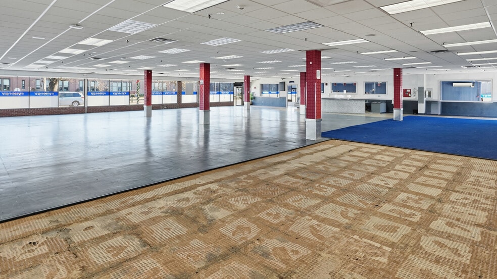 More Photos Of 117-133 Merrick Ave, Merrick Storefront For Lease