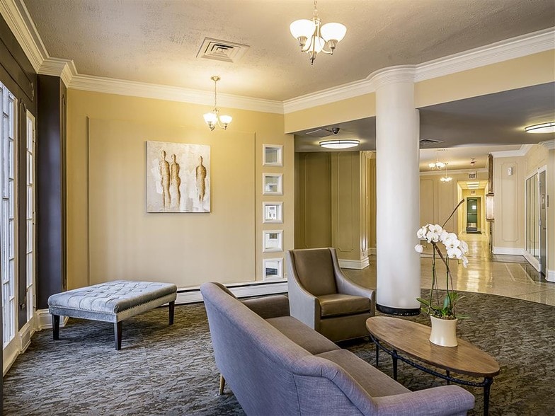 More Photos Of 7100 S South Shore Dr, Chicago Apartments For Lease