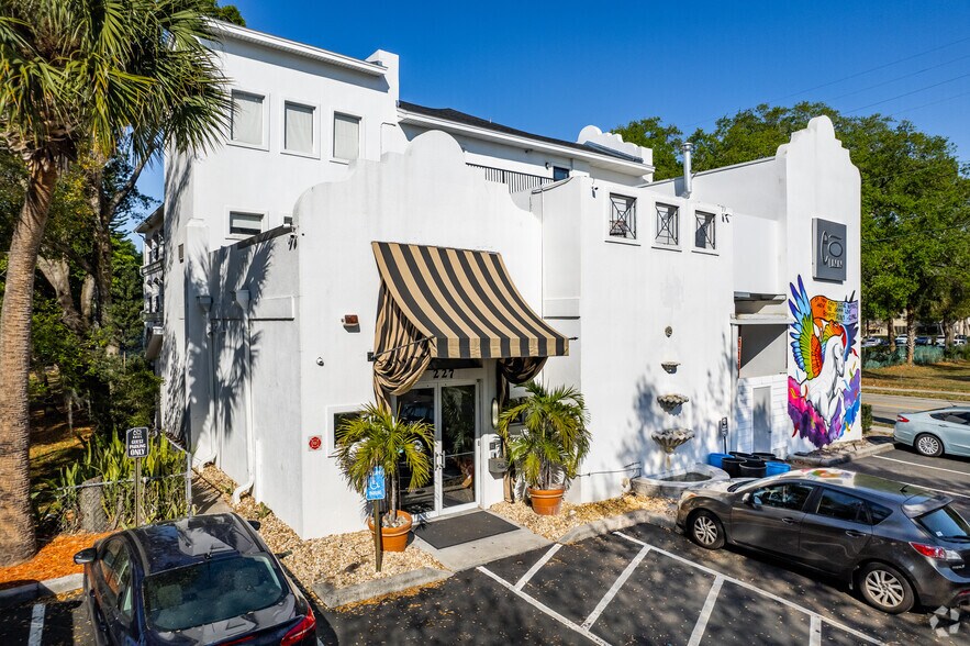 More Photos Of 227 N Eola Dr, Orlando Hotel For Lease