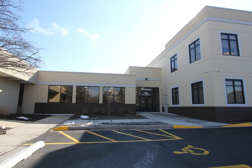 More Photos Of 1051 W Rand Rd, Arlington Heights Medical For Lease