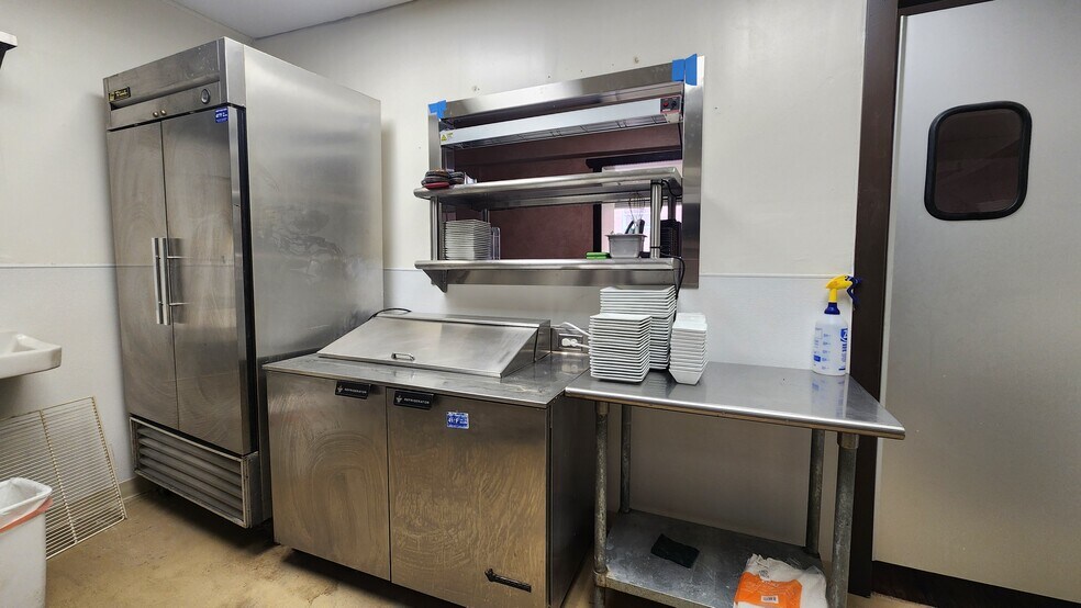 More Photos Of 204 S Coeur D Alene Ave, Harrison Restaurant For Sale