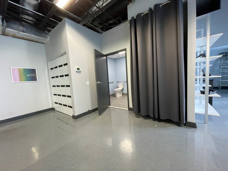 More Photos Of 3413 SW 14th St, Deerfield Beach Warehouse For Lease