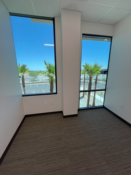 More Photos Of 1360 N Bullard Ave, Goodyear Office For Lease