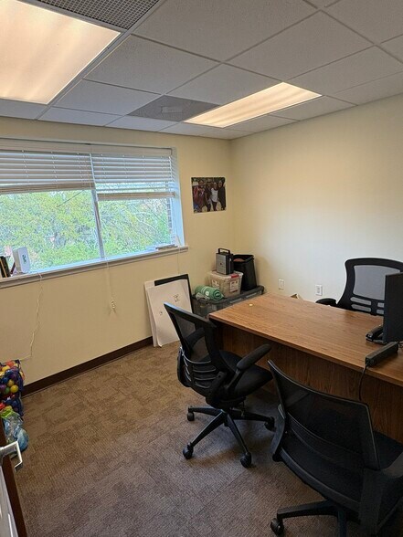 More Photos Of 930 Thomasville Rd, Tallahassee Office For Lease