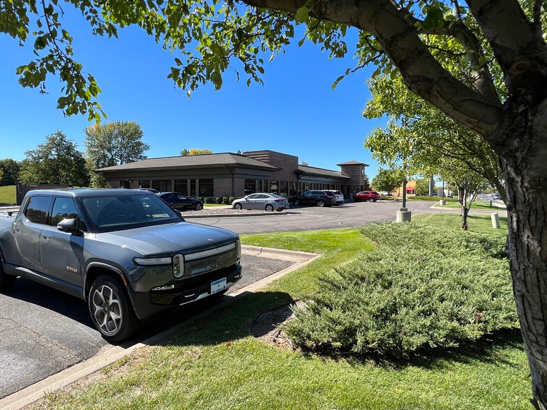 More Photos Of 3161 NW Northdale Blvd, Minneapolis Office For Lease