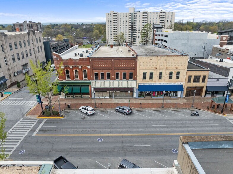 More Photos Of 203 N Court St, Florence Department Store For Sale