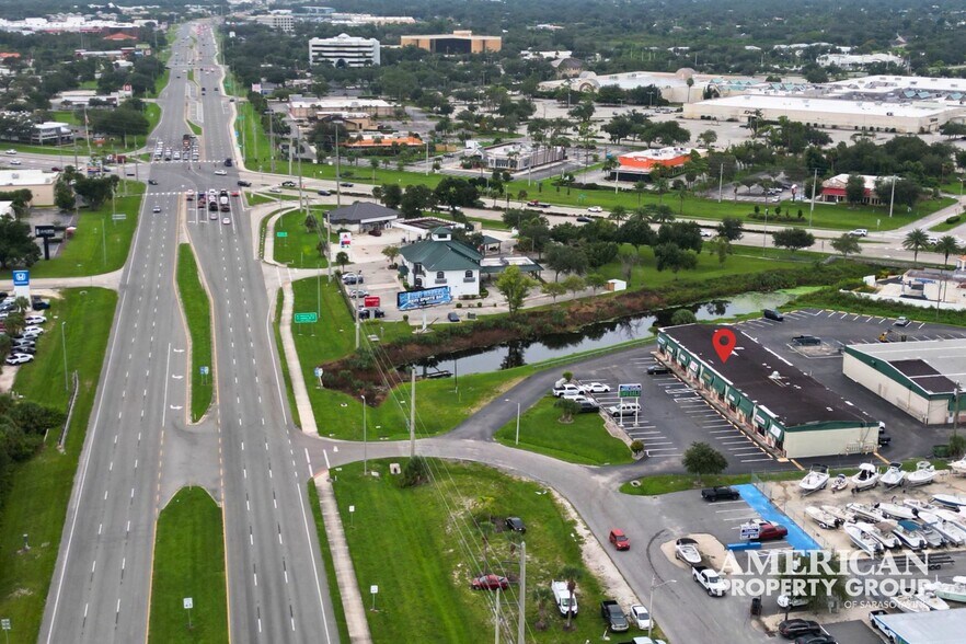 More Photos Of 1225 Tamiami Trl, Port Charlotte Showroom For Lease