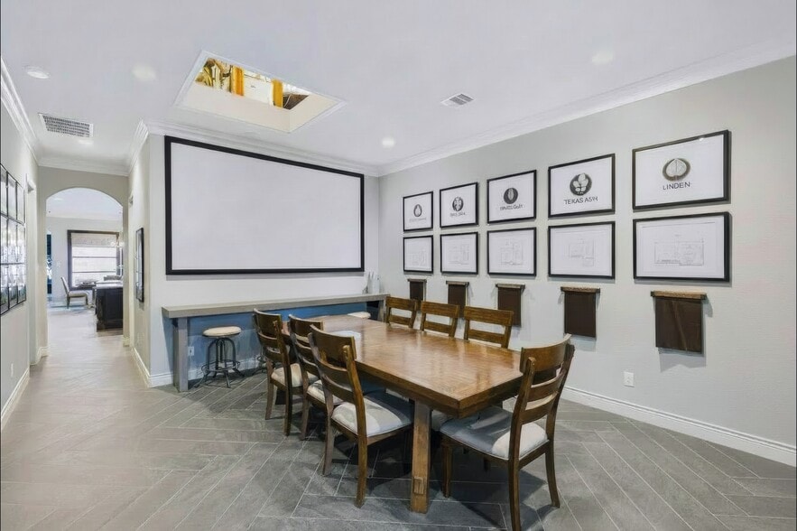 More Photos Of 32400 SH 249, Pinehurst Loft Creative Space For Lease