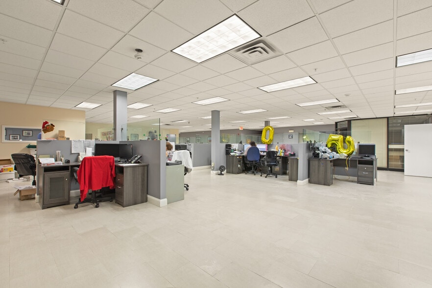 More Photos Of 111 Galway Pl, Teaneck Medical For Sale