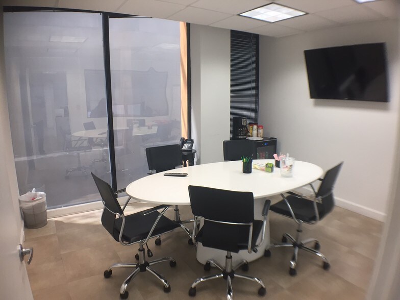 More Photos Of 1110 Brickell Ave, Miami Office For Lease