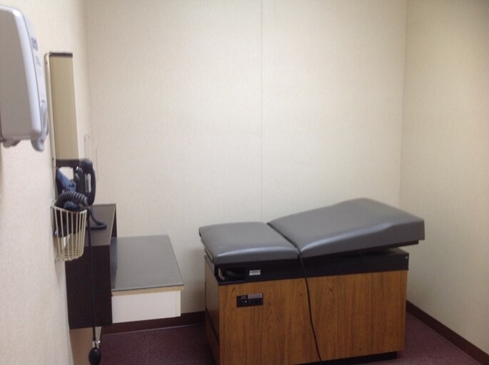 More Photos Of 510 W Jackson St, Mulberry Medical For Lease