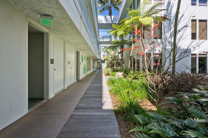 More Photos Of 11340 W Olympic Blvd, Los Angeles Office For Lease