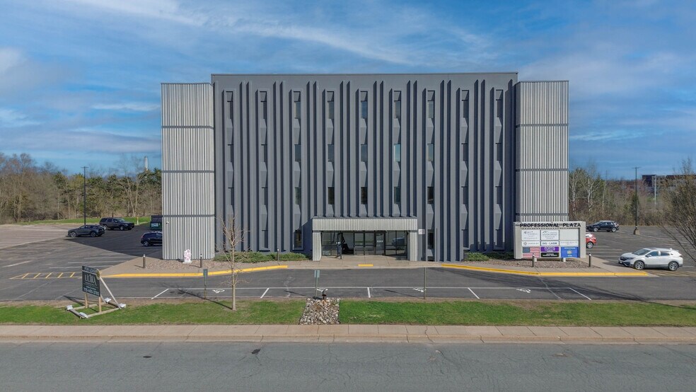 More Photos Of 2125 Heights Dr, Eau Claire Medical For Lease