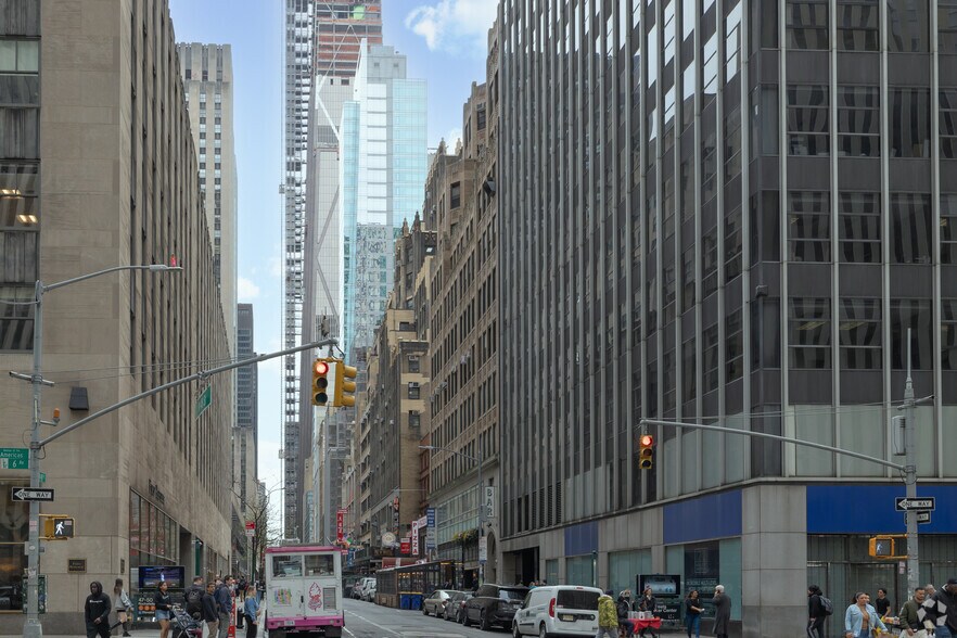 More Photos Of 64 W 48th St, New York Office For Lease
