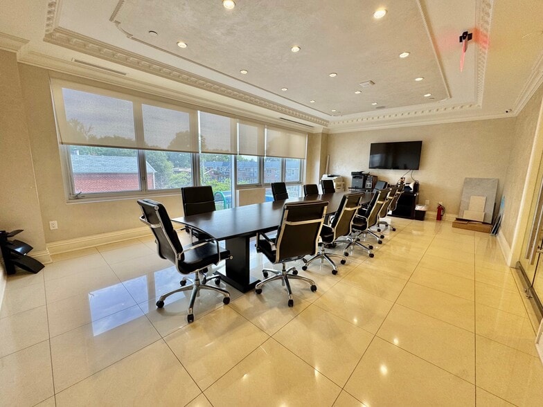 More Photos Of 215-15 Northern Blvd, Bayside Storefront Retail Office For Lease