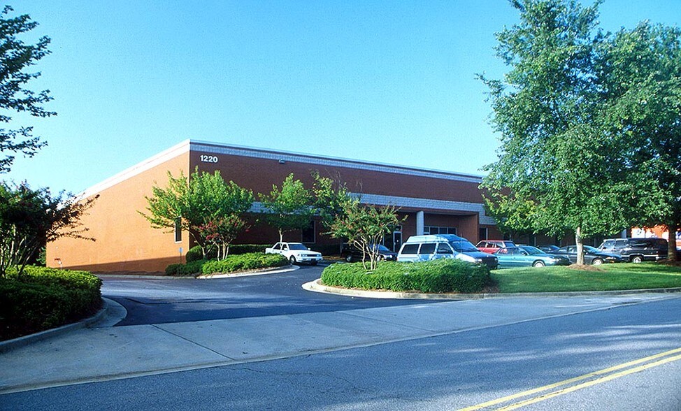 More Photos Of 1220 Kennestone Cir, Marietta Warehouse For Lease