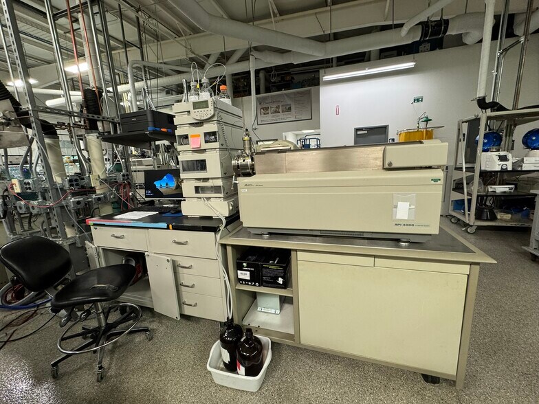 More Photos Of 6710 Quality Way, Portage Research And Development For Sale