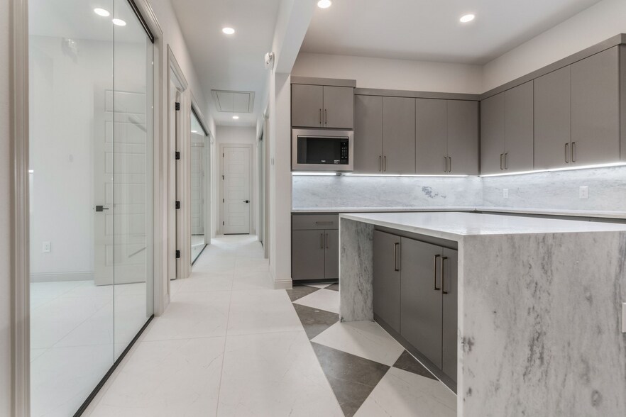 More Photos Of 7720 Rufe Snow Dr, Fort Worth Office For Lease