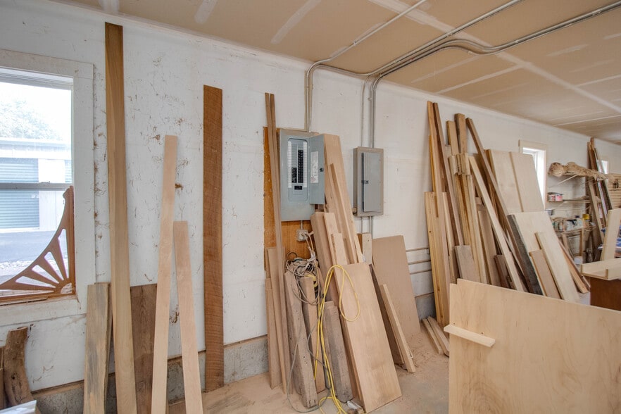 More Photos Of 309 N Market St, Grafton General Retail For Sale