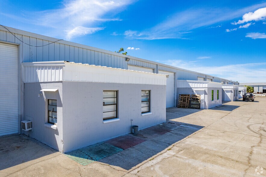 More Photos Of 7826 Rhodes Rd, Hudson Warehouse For Lease