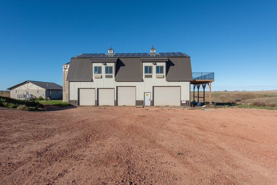 More Photos Of 13603 38th St SW, Belfield Flex For Lease