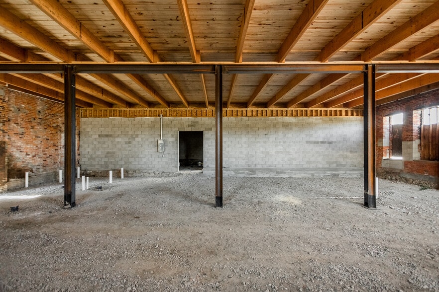 More Photos Of 277 Dubois St, Detroit General Retail For Lease