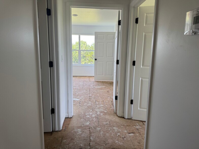 More Photos Of 13450 S Topeka Ave, Carbondale Apartments For Sale