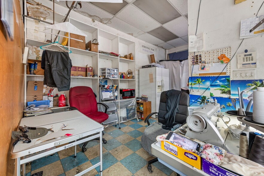 More Photos Of 16036 W 7 Mile Rd, Detroit Storefront For Sale