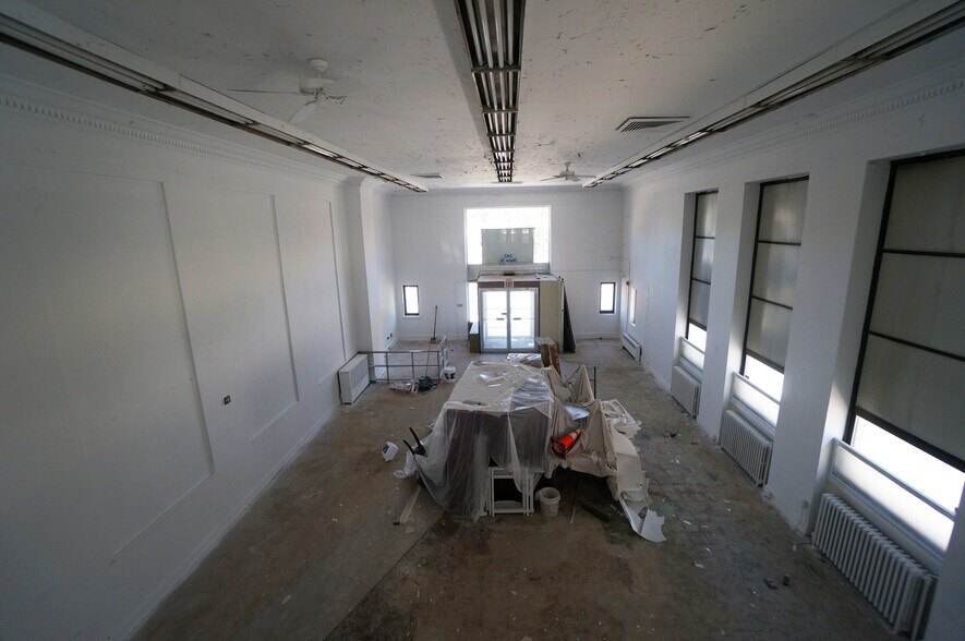 More Photos Of 242 State St, Hackensack Freestanding For Lease