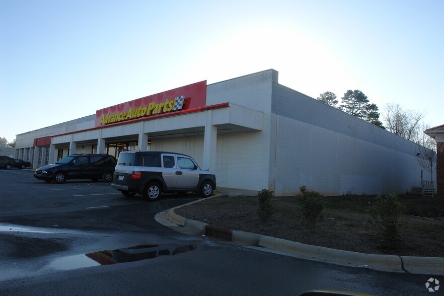 More Photos Of 5006 Albemarle Rd, Charlotte Freestanding For Lease