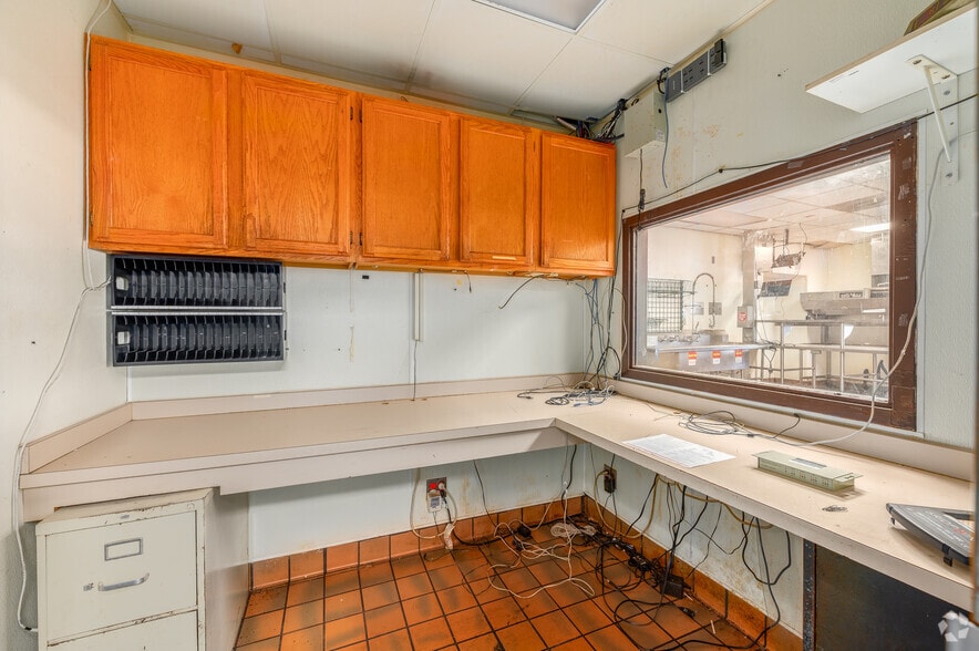 More Photos Of 7677 Broadview Rd, Seven Hills Fast Food For Sale