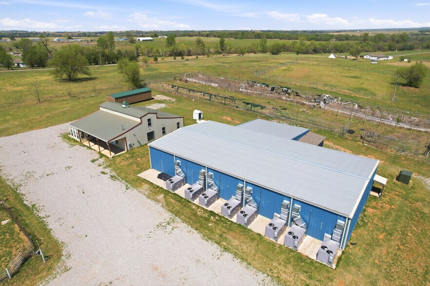 More Photos Of 17052 NE North Dr, Fletcher Flex For Sale