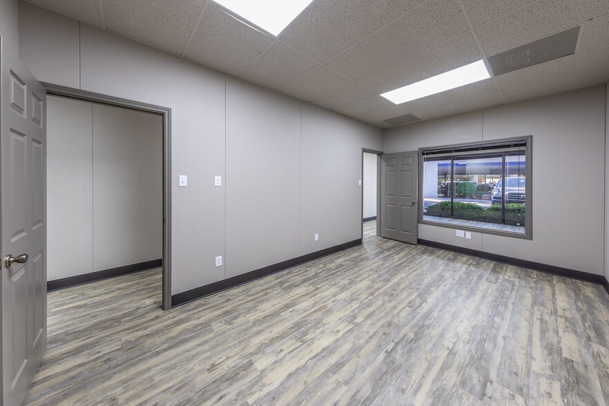More Photos Of 4920 S Loop 289, Lubbock Office For Lease