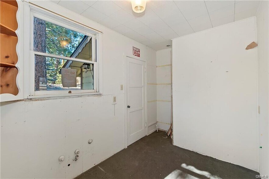 More Photos Of 547 Cottage Ln, Big Bear Lake Office For Sale