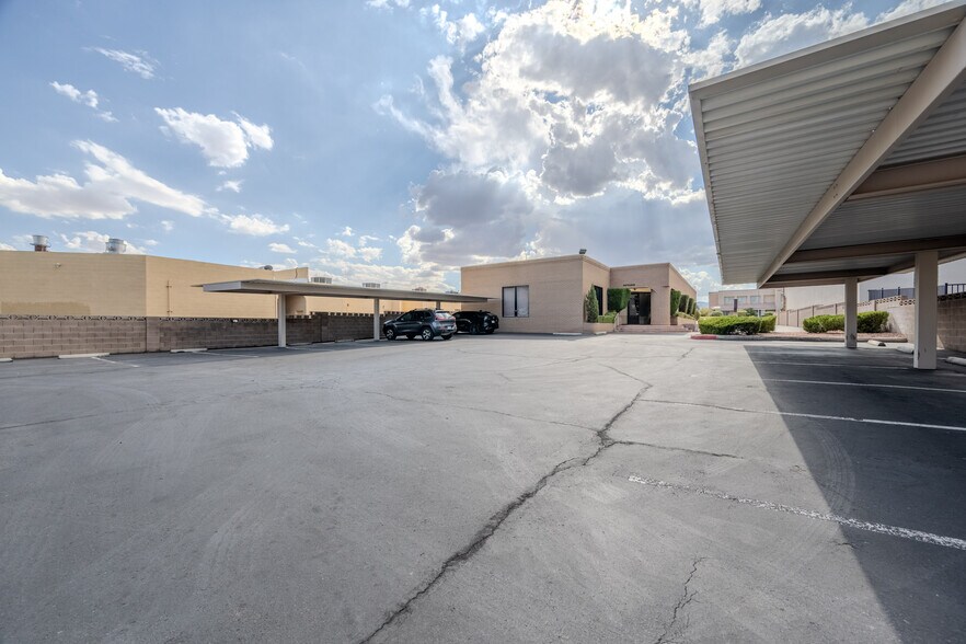 More Photos Of 1570 S Rainbow Blvd, Las Vegas Office For Lease