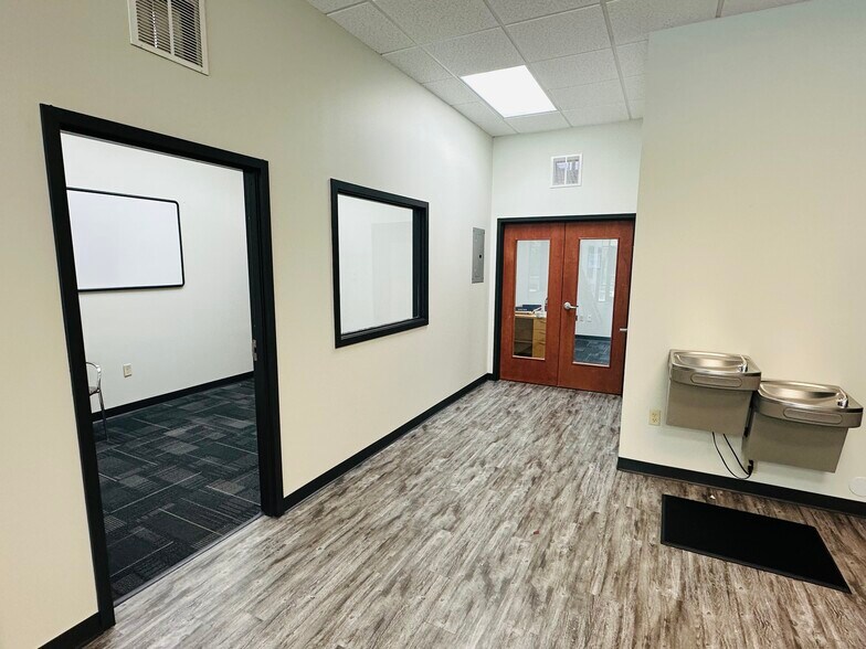 More Photos Of 12276 San Jose Blvd, Jacksonville Medical For Lease