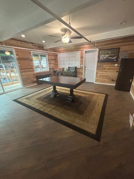 More Photos Of 3305-3311 Grande Vista Dr, Newbury Park Warehouse For Lease