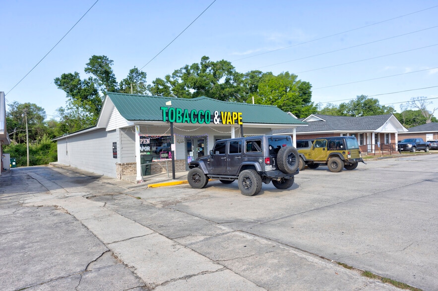 More Photos Of 208 S Main St, Reidsville Freestanding For Sale