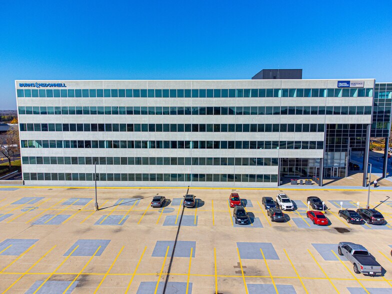 More Photos Of 1431 Opus Pl, Downers Grove Office For Lease