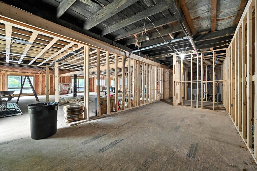 More Photos Of 370 Main St, Wilton Restaurant For Sale