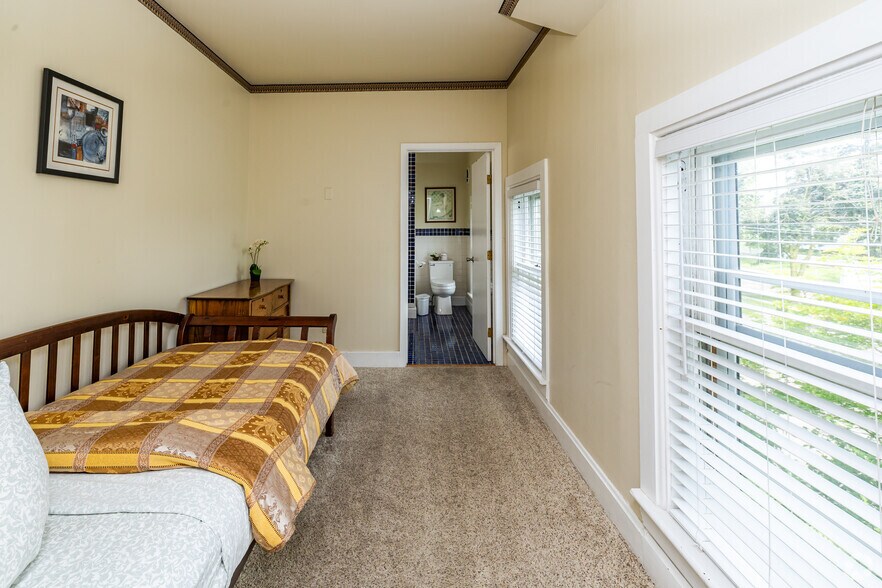 More Photos Of 910 River Rd, Wisconsin Dells Hotel For Sale